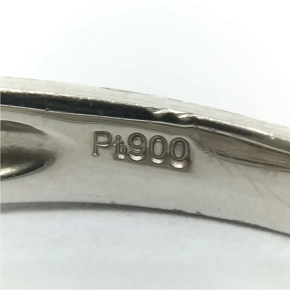 Platinum 1 carat diamond ring size 7.25 - Picture 9 of 15